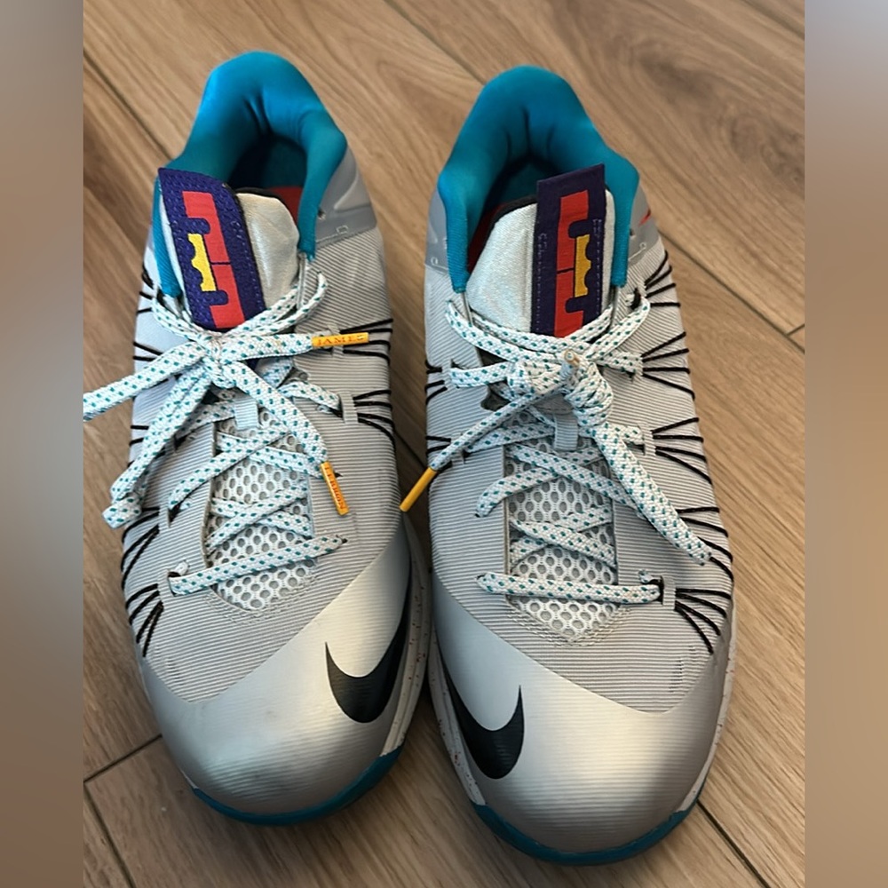 Nike LeBron X Low Akron Aeros